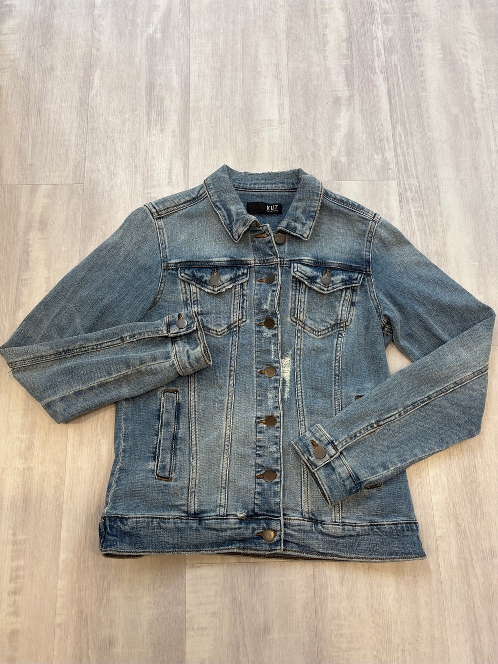 Kut from the Kloth Jacqueline Faded Blue Denim Jacket Small